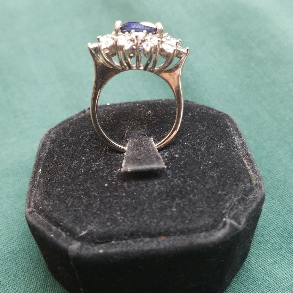 Sterling blue stone CZ ring - Picture 4 of 5